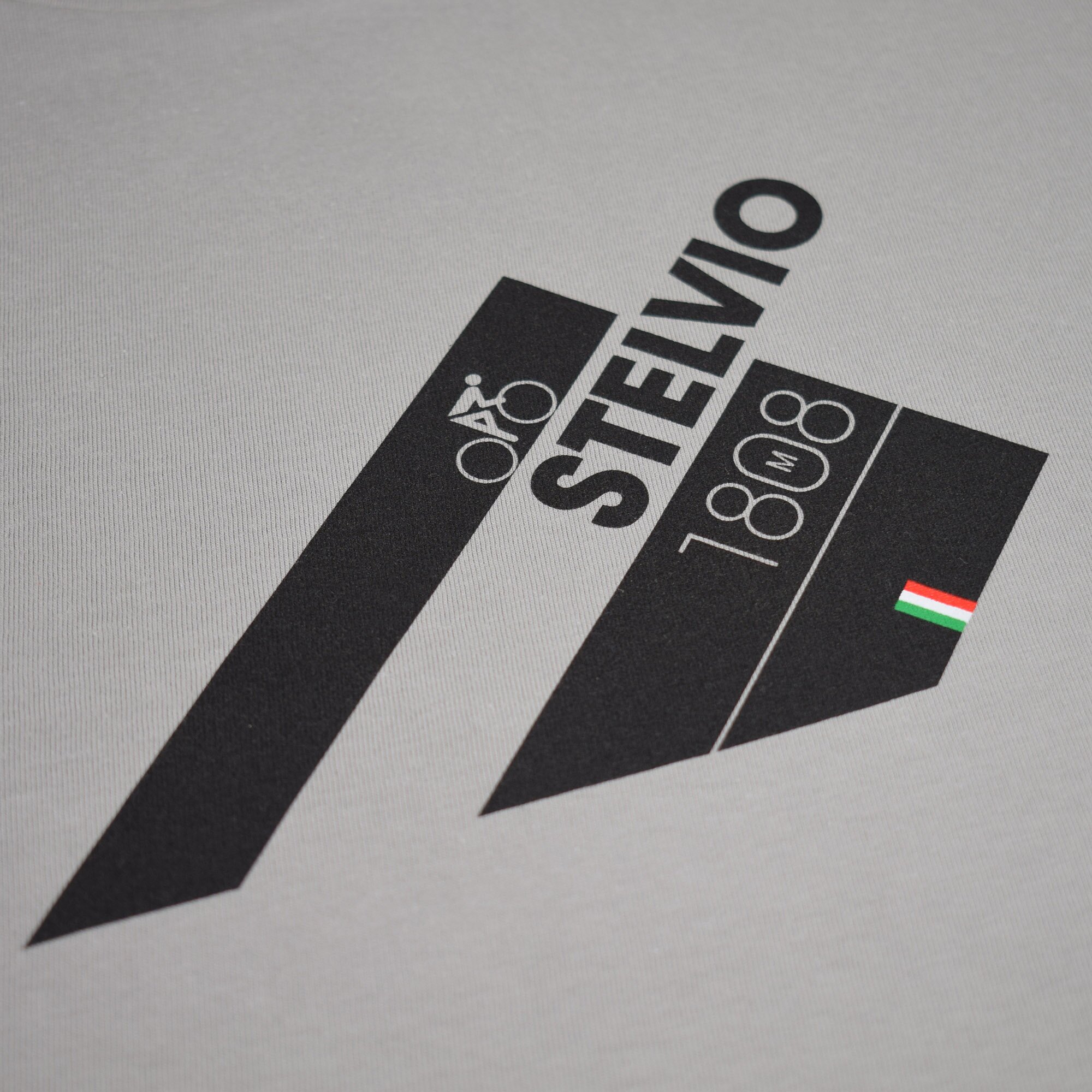 T-lab-Stelvio-mens-cycling-t-shirt-chest