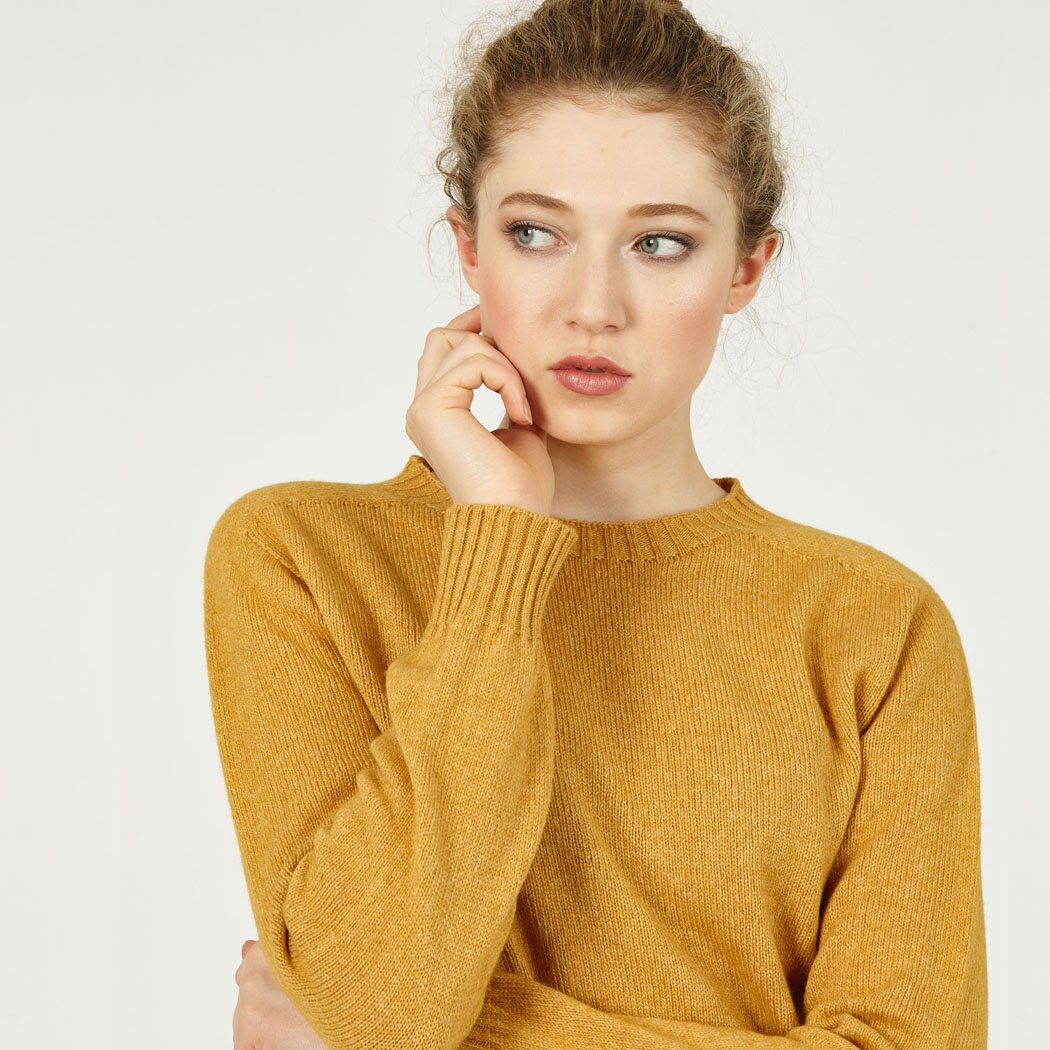 T-lab Alana womens sweater citrus model crop square T-lab Alana womens sweater citrus model crop square