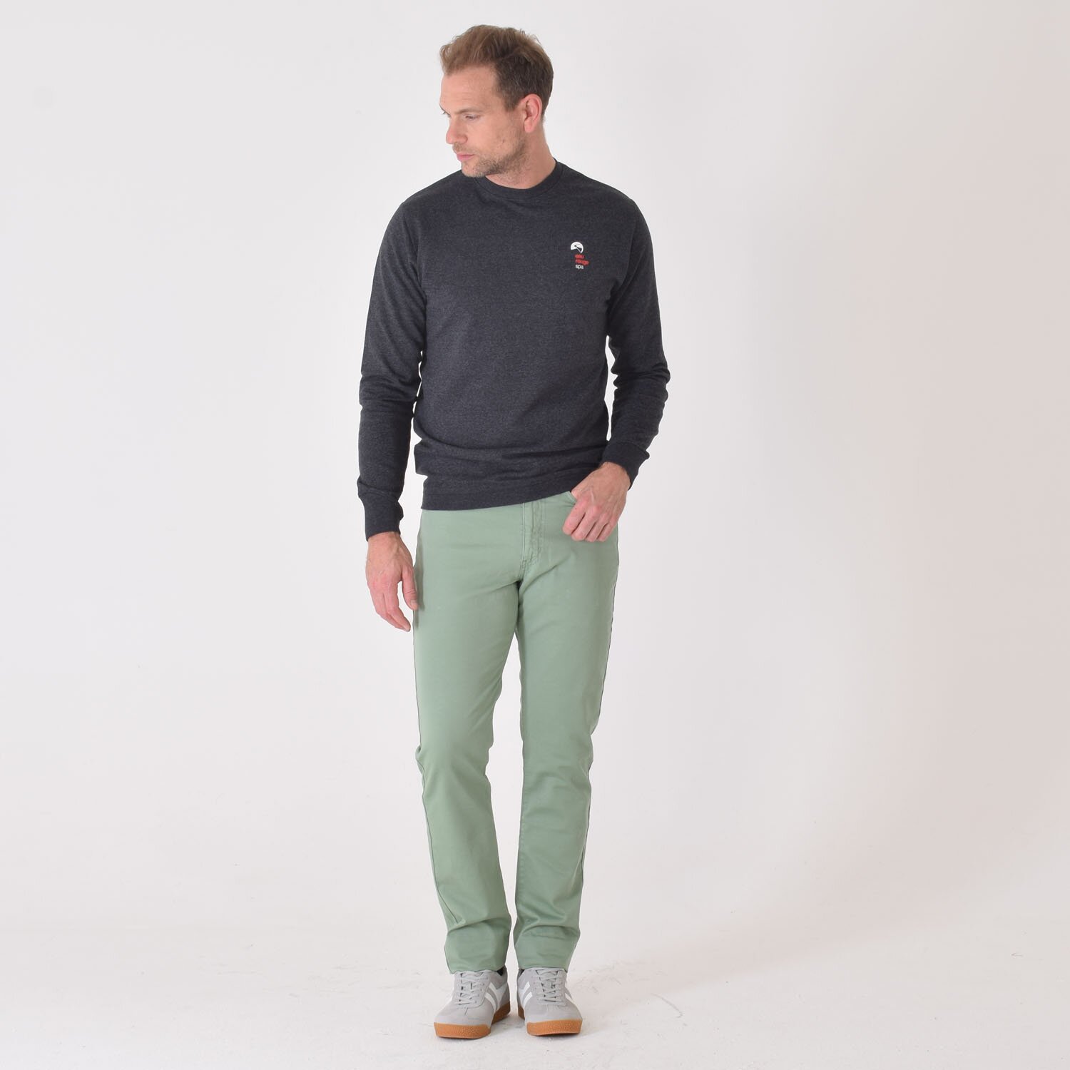 Eau-Rouge-mens-sweatshirt-charcoal-model2 T-lab-Eau-Rouge-sweatshirt-charcoal