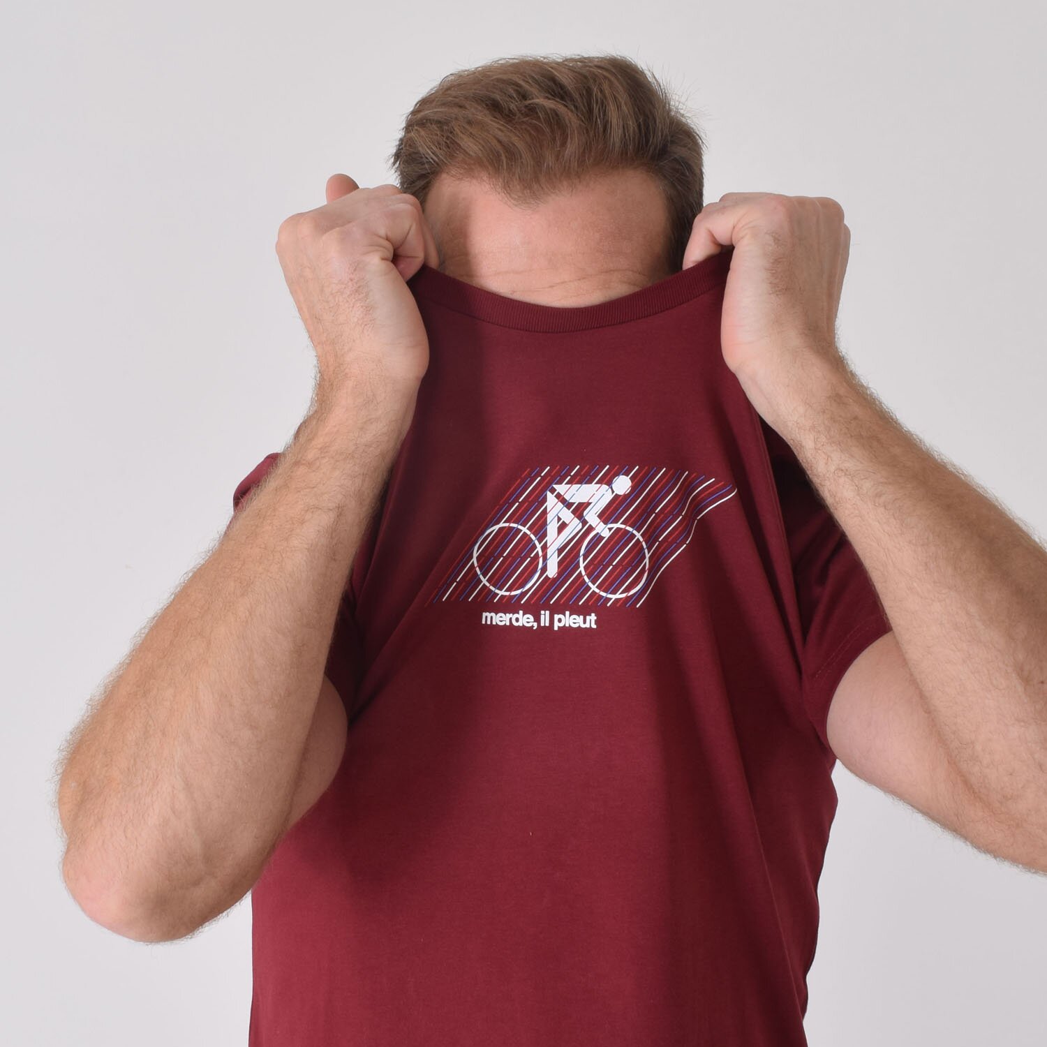 T-lab-RainRide-mens-cycling-t-shirt-model T-lab_RainRider-mens-t-shirt-burgundy
