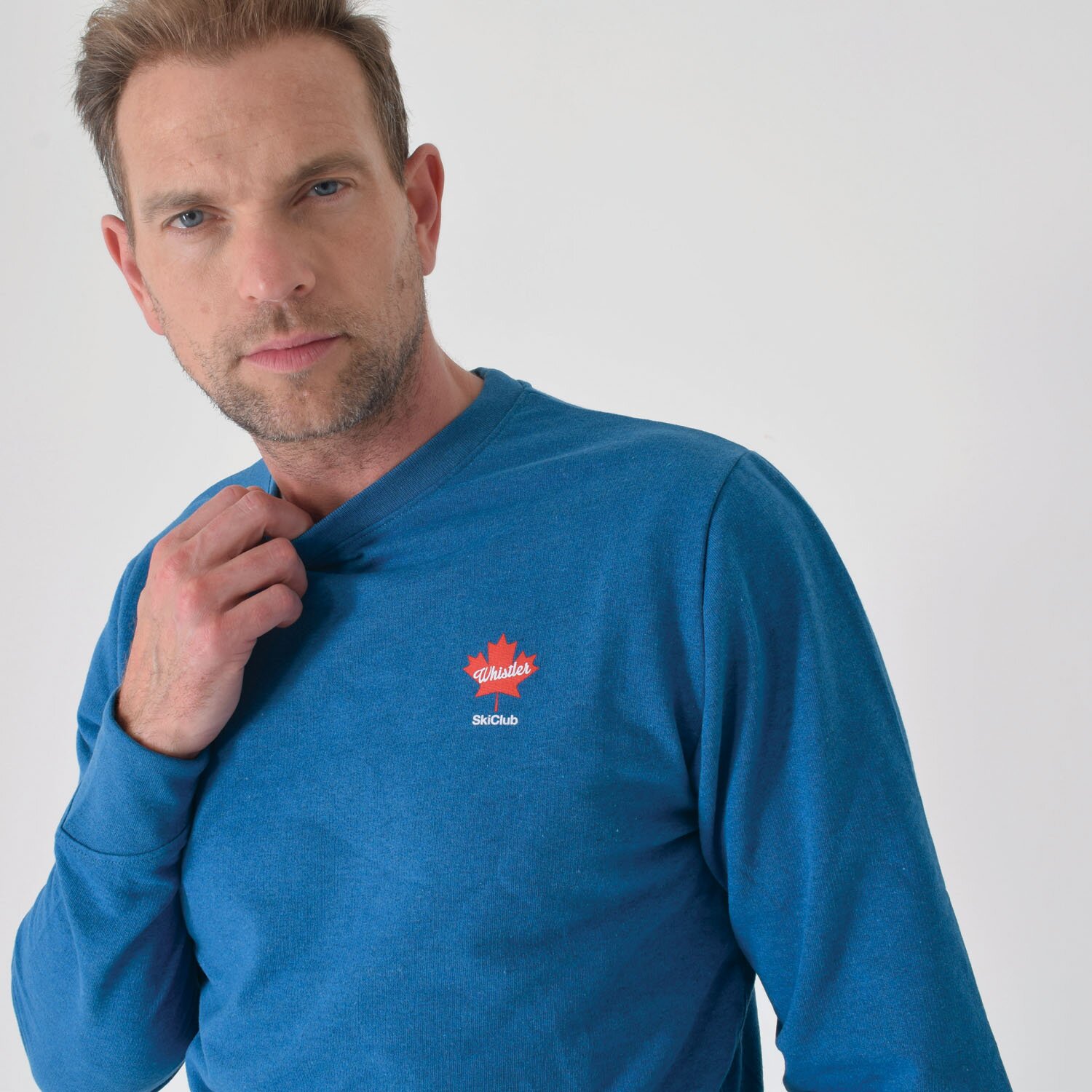 T-lab-Whistler-mens-sweatshirt-inkblue-model T-lab-Whistler-mens-sweatshirt-inkblue