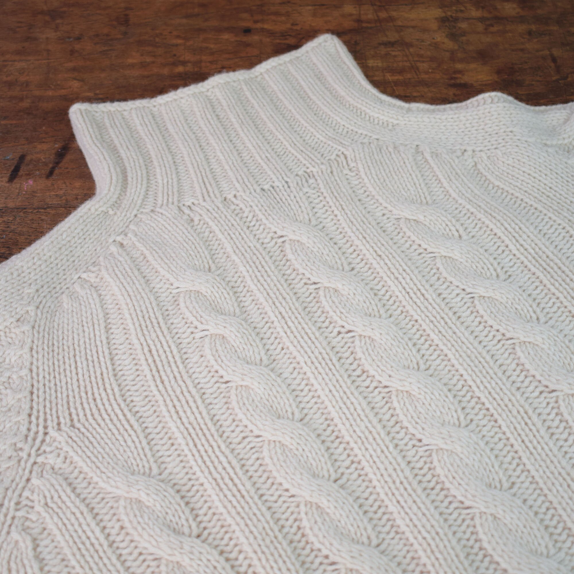T-lab-Harry-womens cable-knit-neck1