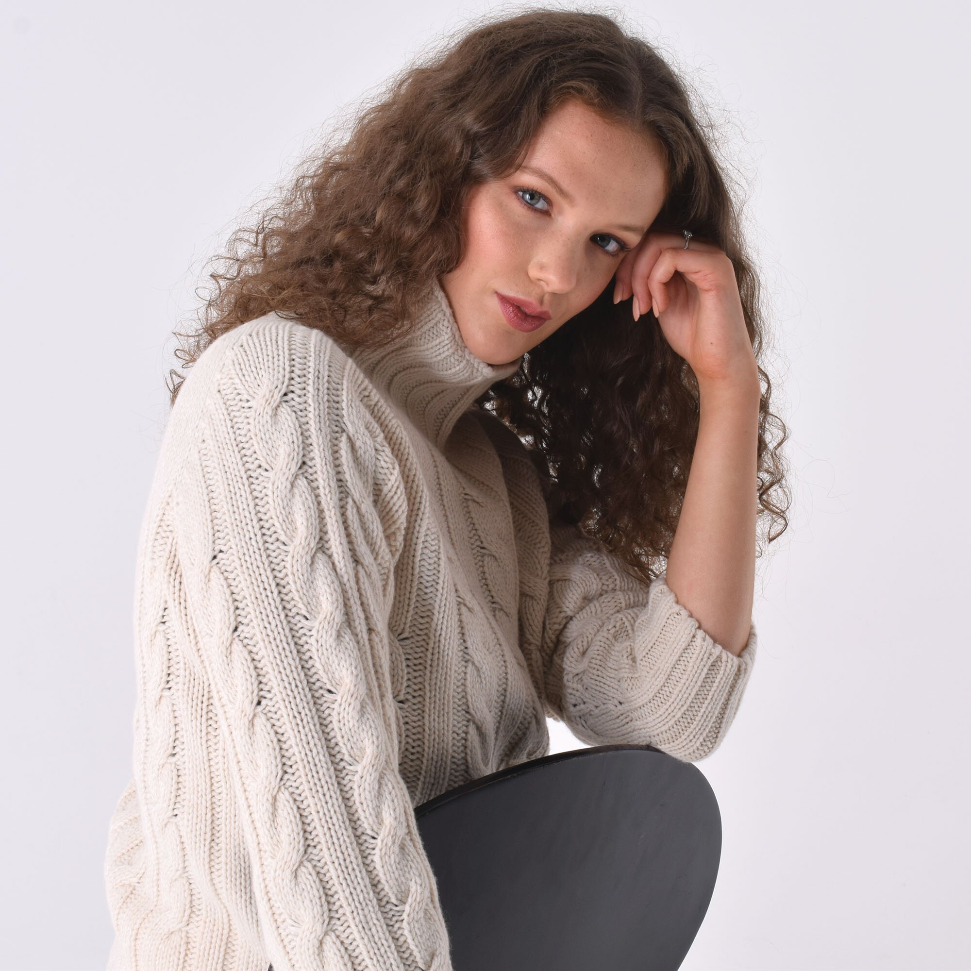 T-lab-Harry-womens-cable-sweater-white-model3