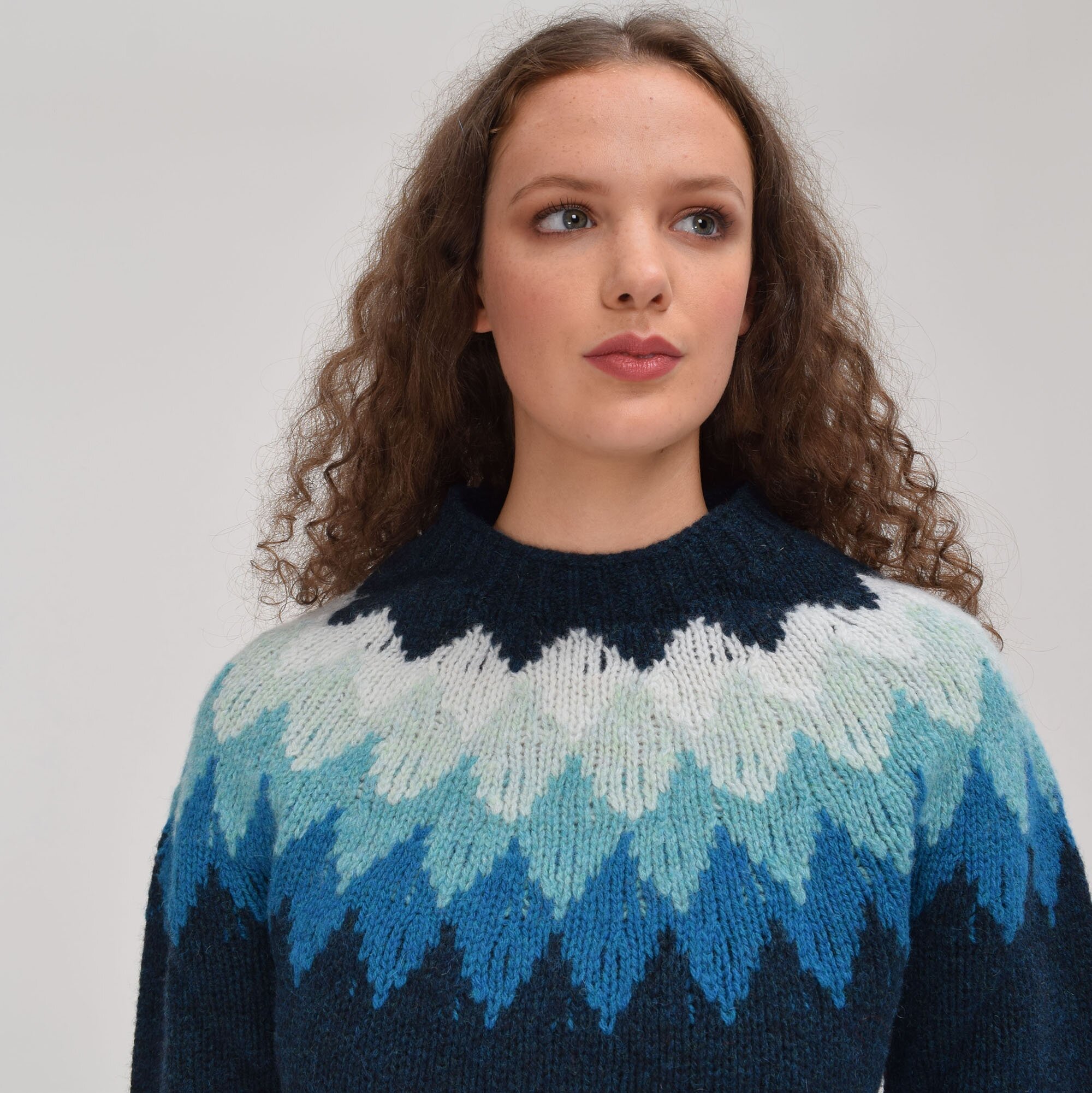 T-lab-Aosta-womens-ski-knitwear-blue-model2